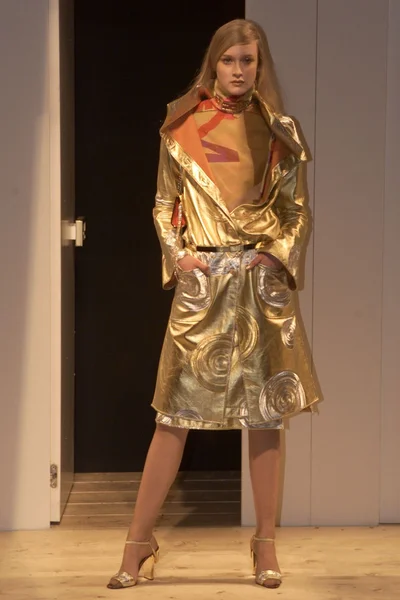 Look 64